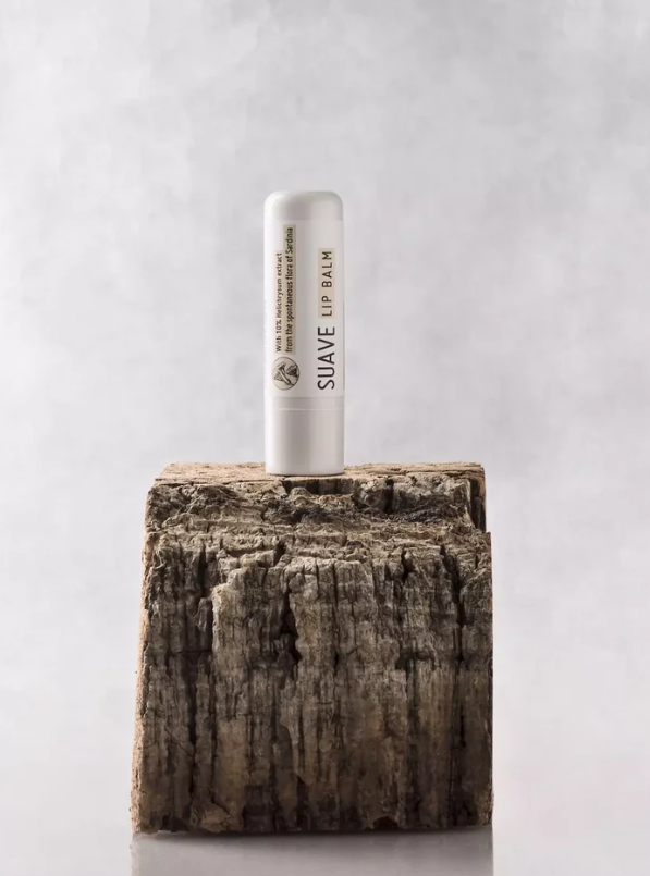 IMMAGINE DI BALSAMO LABBRA SU TRONCO